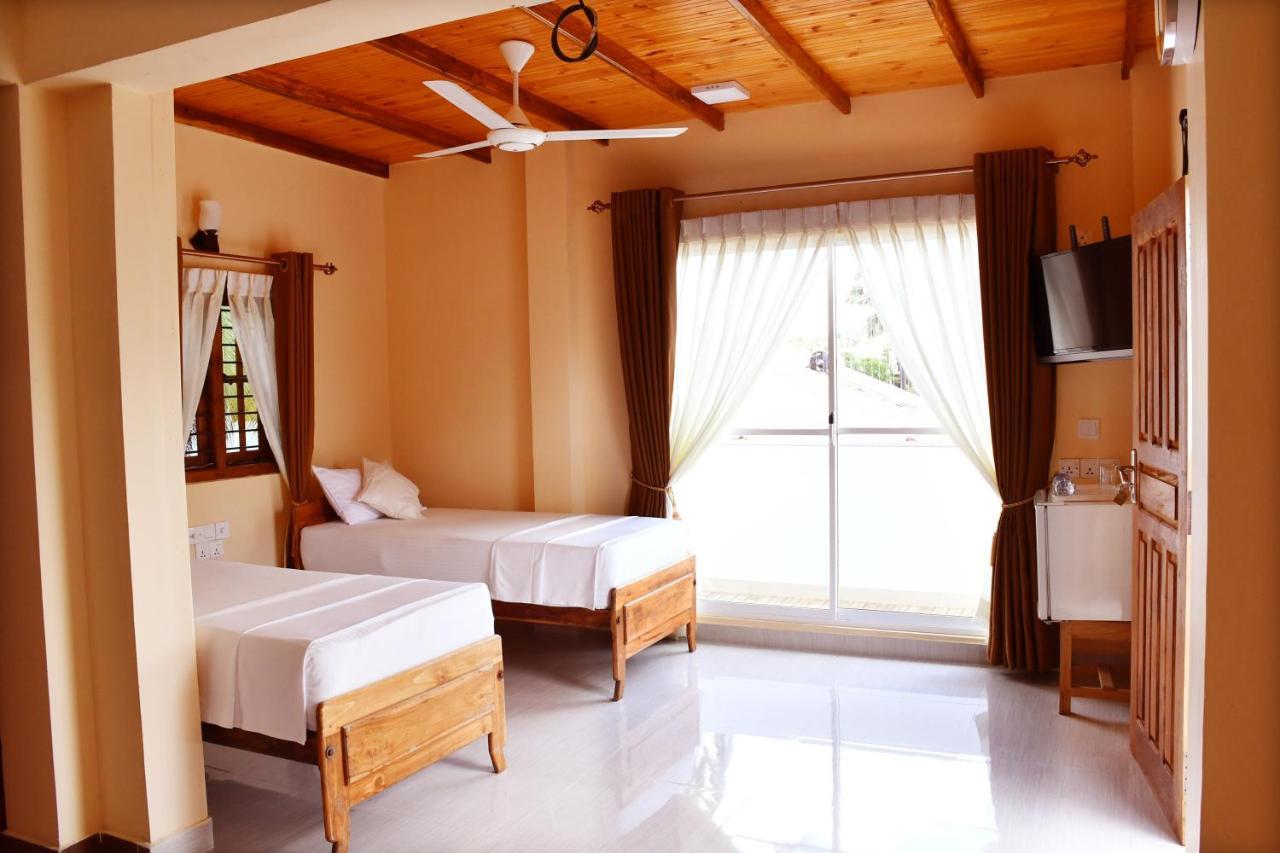 Bluewater Beach Resort Trincomalee Exterior photo