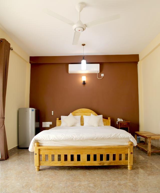 Bluewater Beach Resort Trincomalee Room photo