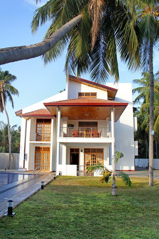 Bluewater Beach Resort Trincomalee Exterior photo