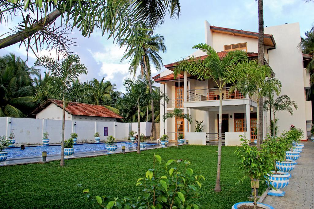 Bluewater Beach Resort Trincomalee Exterior photo