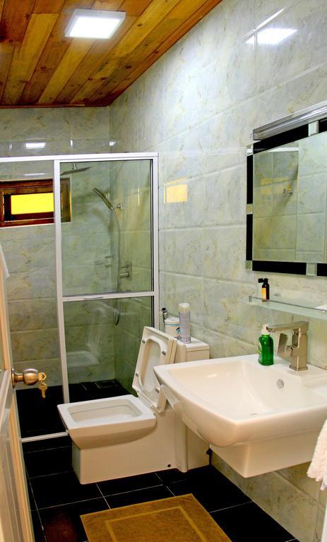 Bluewater Beach Resort Trincomalee Room photo